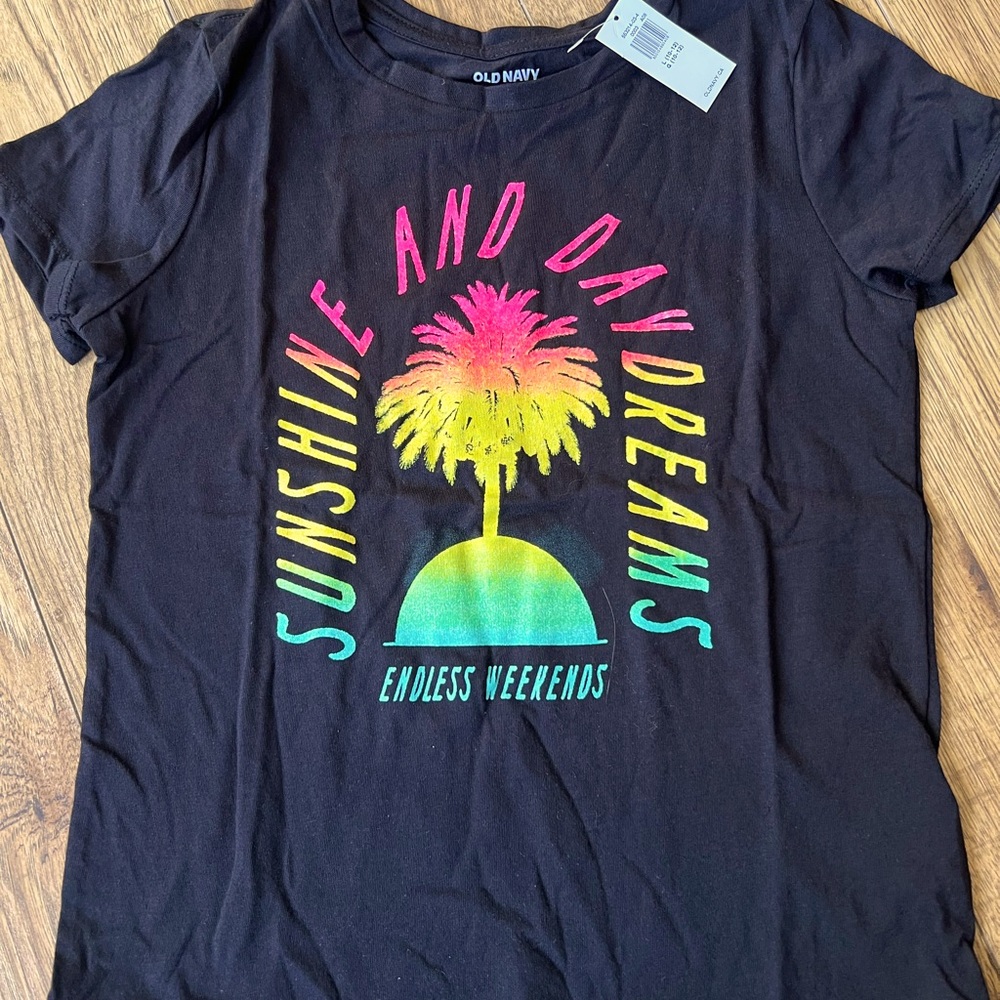 (10-12)Old navy kids t-shirt size (L) *brand new, in bag with tags.
